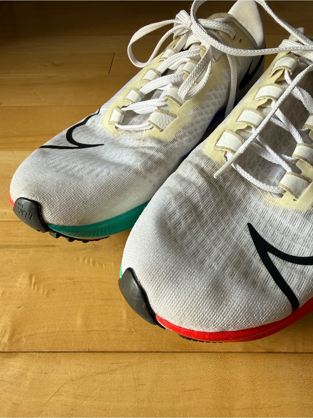 Nike Air Zoom Pegasus 37 White and Rainbow - Picture 2 of 7